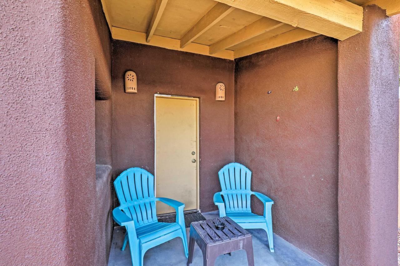 Готель New! Desert Den Perfect For Couples, Families Of 4 Тусон Екстер'єр фото